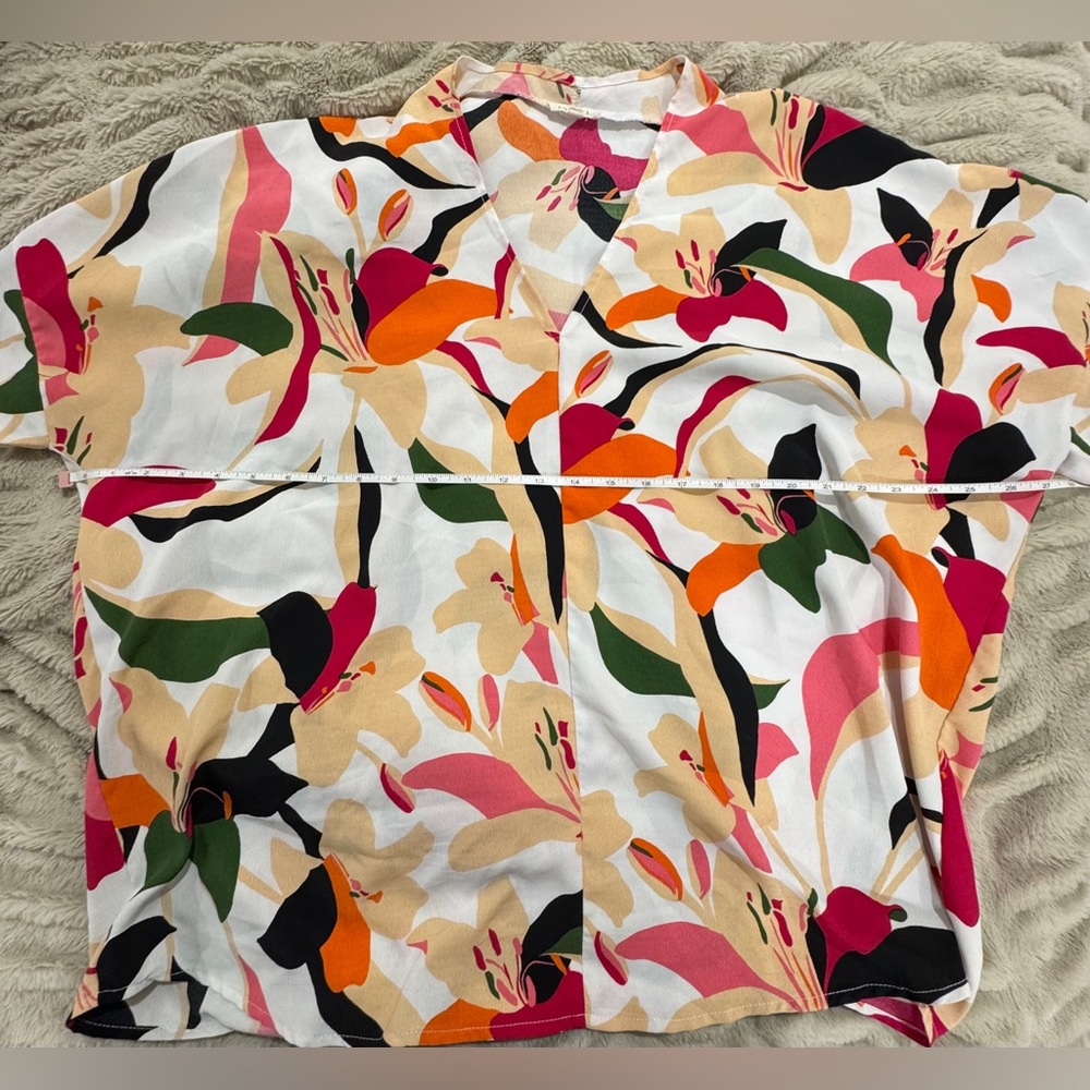 NWOT Beautiful blouse - Picture 2 of 2